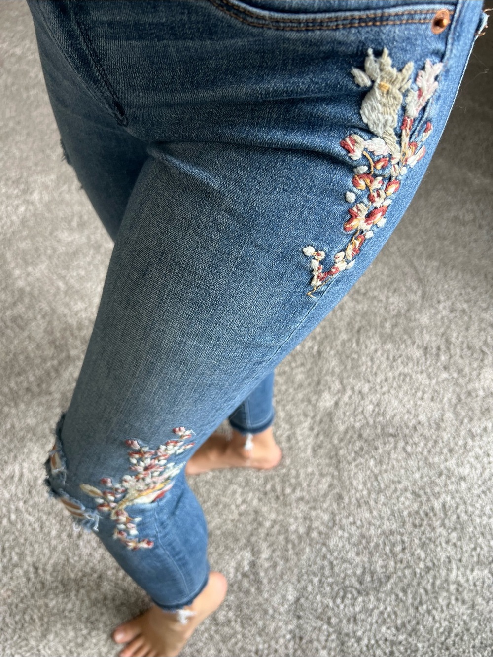 Abercrombie & Fitch Harper Low Rise Floral Embroidered Skinny Jeans | Size 2